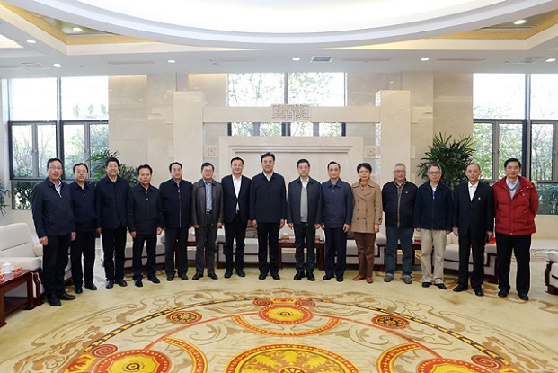 海东市教育工作委员会书记徐信阁,海东市人民政府党组成员,副市长张栋